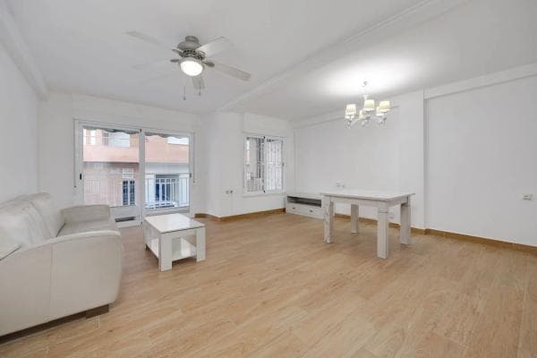 Mieszkanie na sprzedaż w Calle Fragata, 4, Torrevieja photo 1