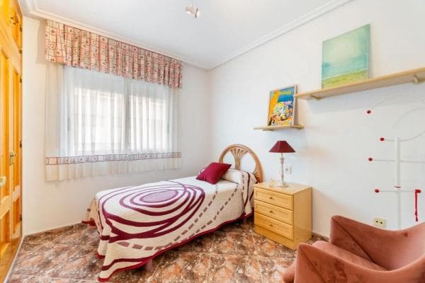 Piso en venta en Barrio Playa del Cura, Torrevieja
thumbnail 1