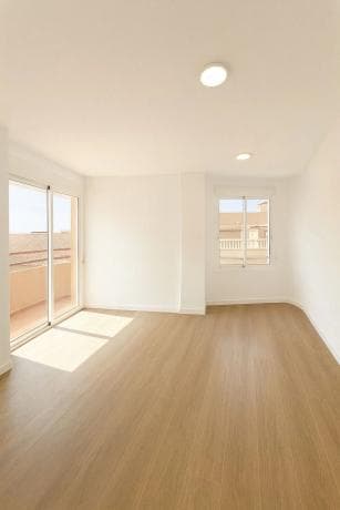 Piso en venta en CL SAN PASCUAL, Torrevieja
thumbnail 1