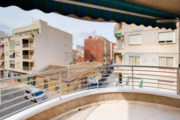 Mieszkanie na sprzedaż w Calle Gumersindo, Torrevieja photo 1