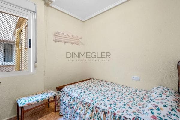 Piso en venta en Barrio Las Piscinas Naturales, Torrevieja
thumbnail 2