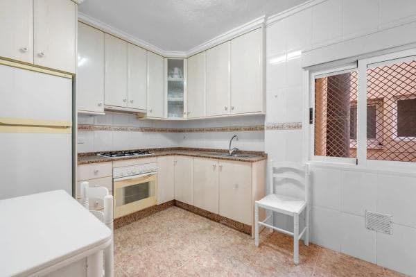 Venta de piso en Avenida de los Marineros, 7, Torrevieja
thumbnail 1