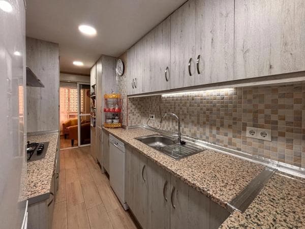 Piso en venta en Calle Bergantin, Torrevieja
thumbnail 1