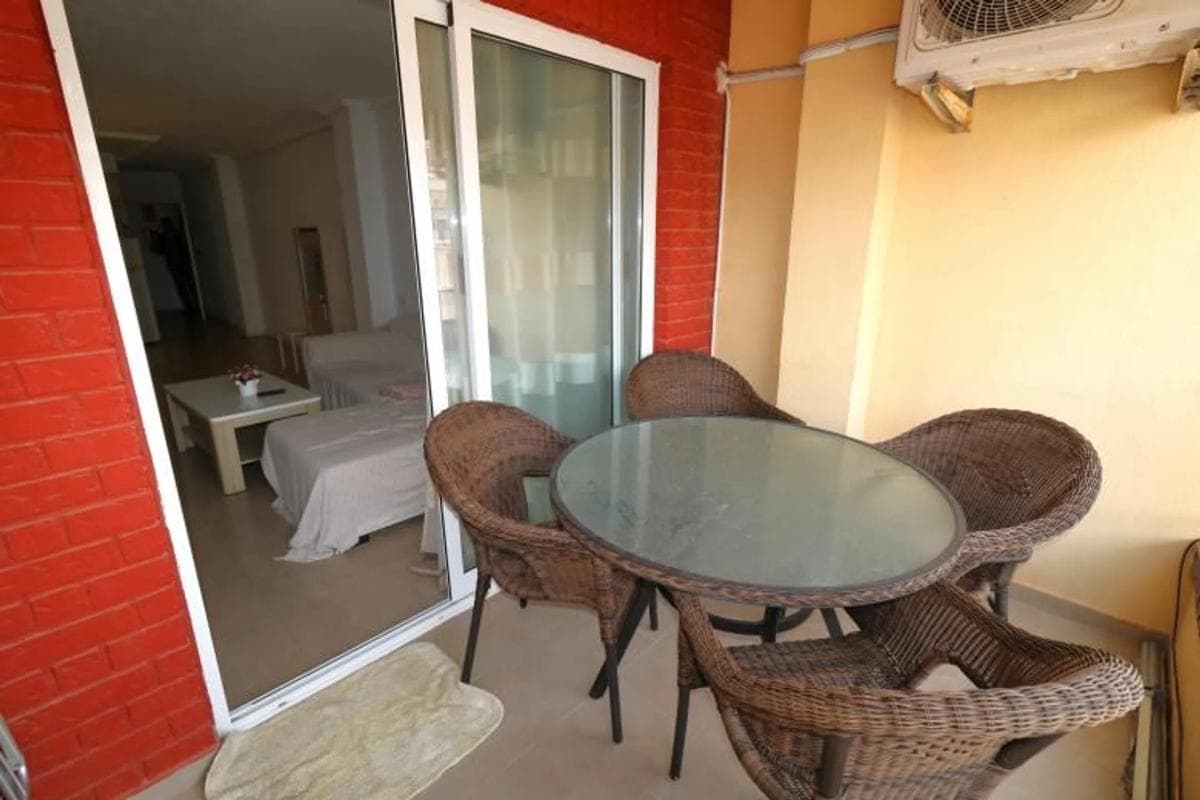 Venta de piso en Calle Goleta, Torrevieja
photo 2