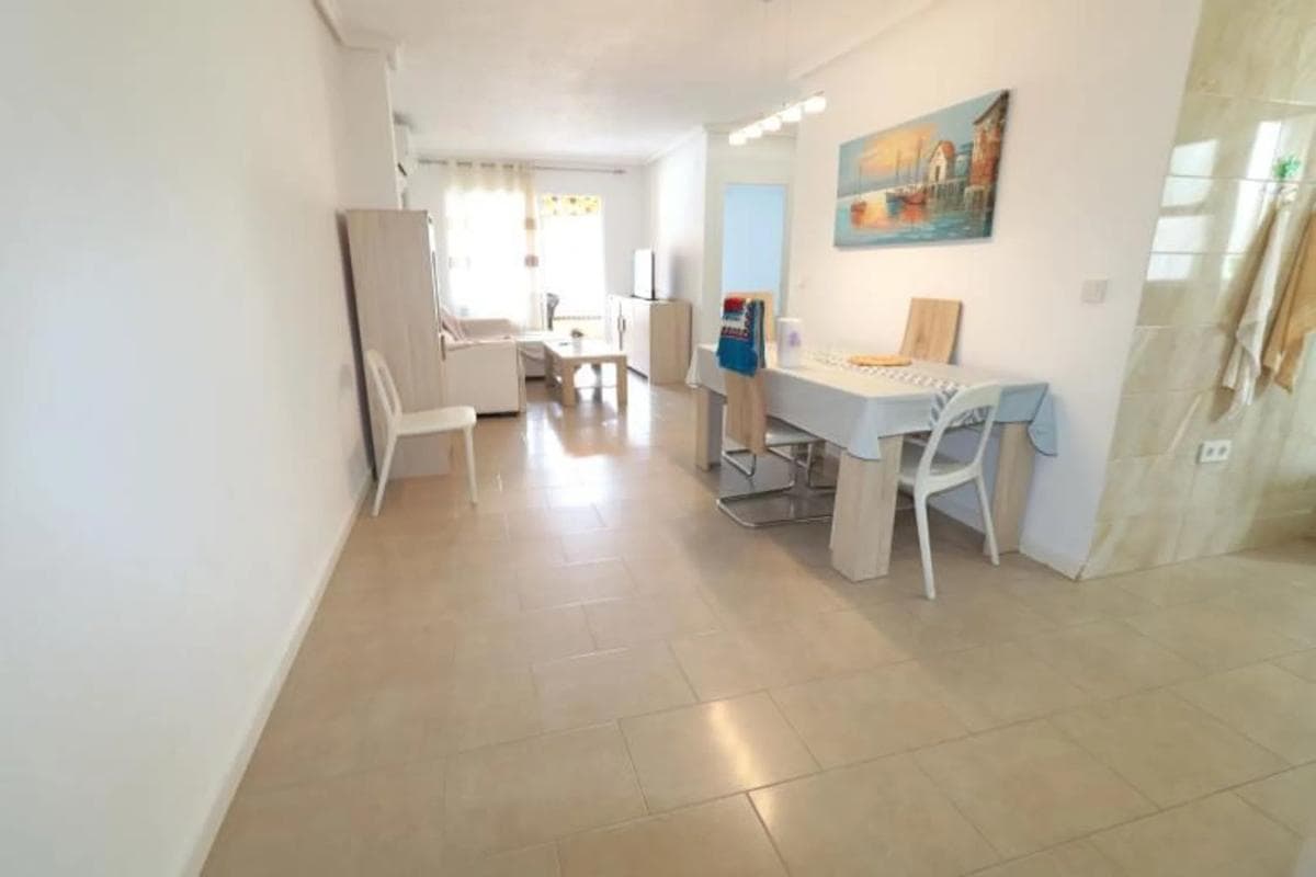 Venta de piso en Calle Goleta, Torrevieja
photo 3