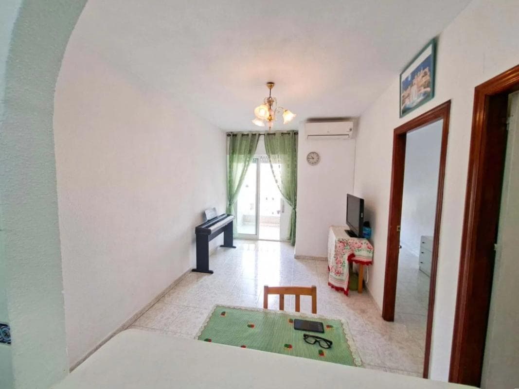Продажа квартиры на Calle Patricio Zammit, Торревьеха
photo 3