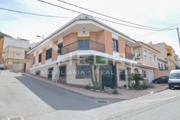 Chalet independiente en venta en Calle Carmen, 38, Orihuela
photo 1