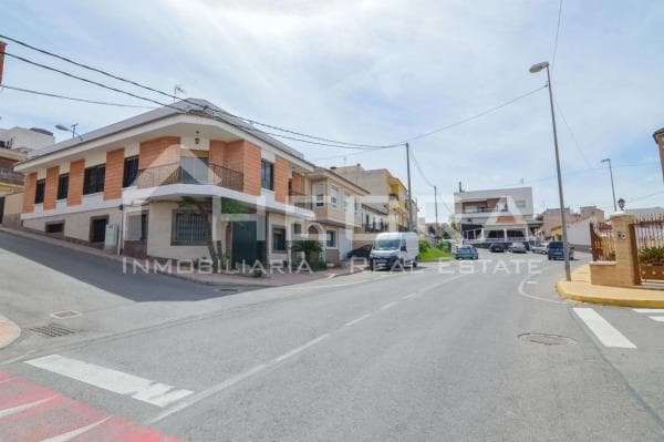 Chalet independiente en venta en Calle Carmen, 38, Orihuela
thumbnail 1