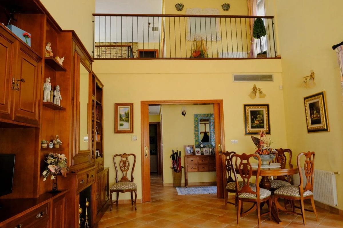 Propiedades en venta y alquiler en España photo 2