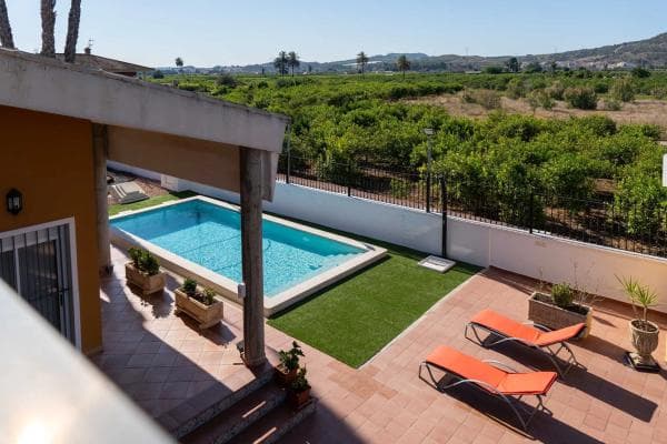 Chalet independiente en venta en LG CORRENTIAS MEDIAS, Orihuela
thumbnail 2