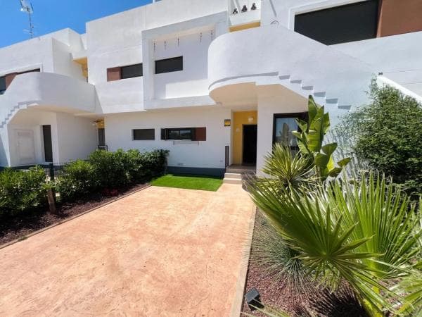 Chalet independiente en venta en Calle Madroño, 35, Orihuela
photo 1