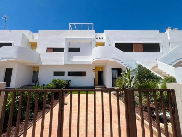 Chalet independiente en venta en Calle Madroño, 35, Orihuela
thumbnail 1