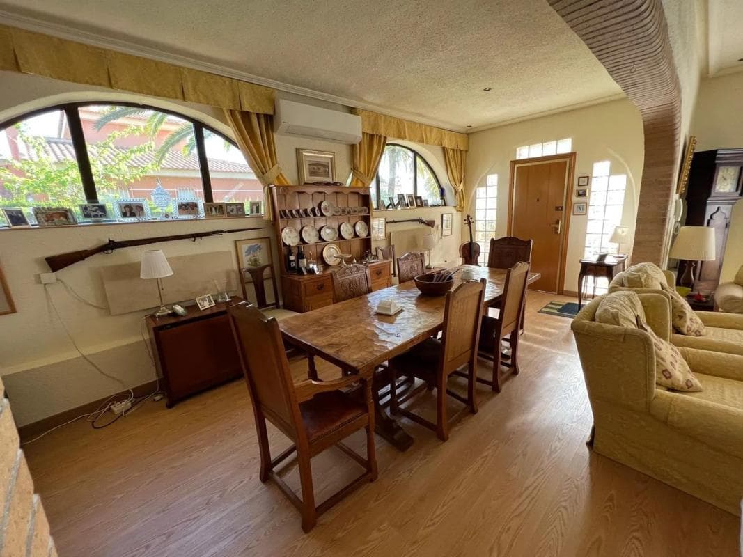 Sale of independent chalet in Avenida del Cabo, 124, Orihuela
photo 3