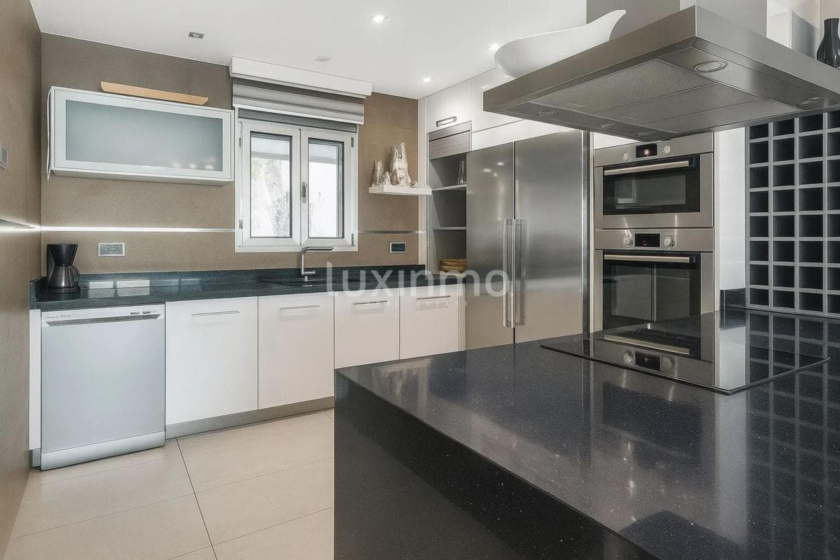 Sale of apartment in Zona de Mascarat, Altea
photo 5