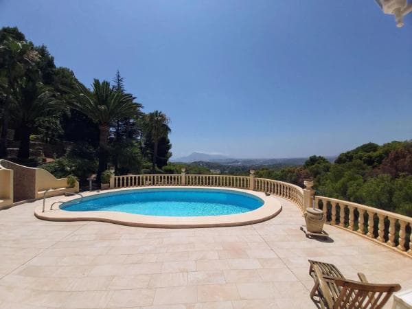 Chalet wolnostojący na sprzedaż w Calle la Rosella, Altea photo 1