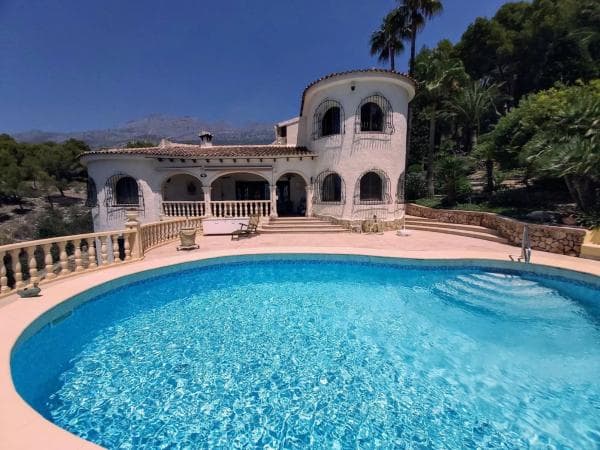 Chalet wolnostojący na sprzedaż w Calle la Rosella, Altea thumbnail 1