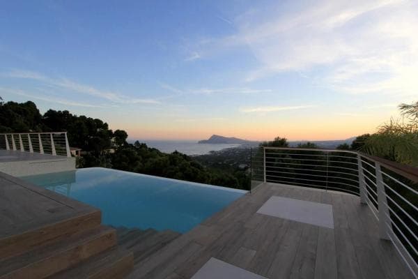 Chalet wolnostojący na sprzedaż w Calle Costa Esmeralda, Altea photo 1