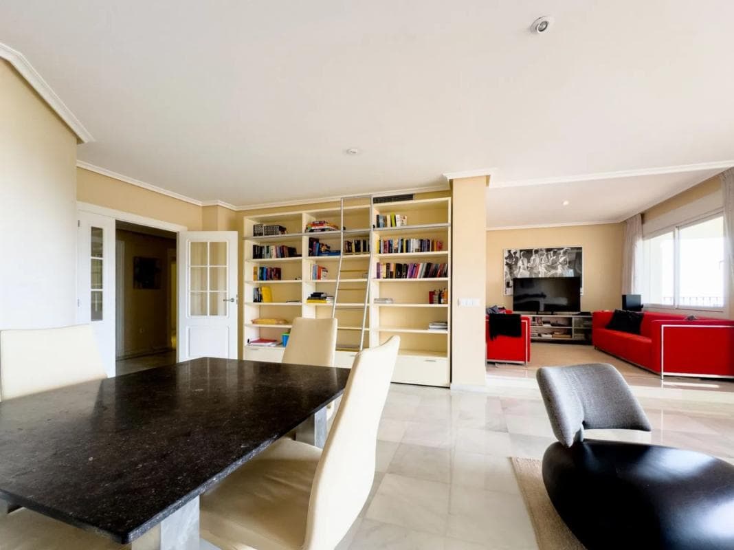 Sale of apartment in Zona de Mascarat, Altea
photo 3