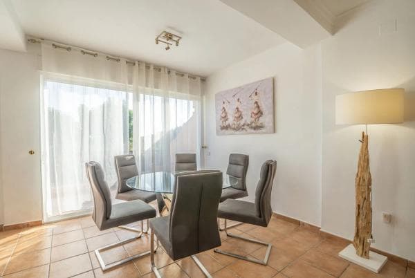 Chalet pareado en calle Dinamarca thumbnail 1