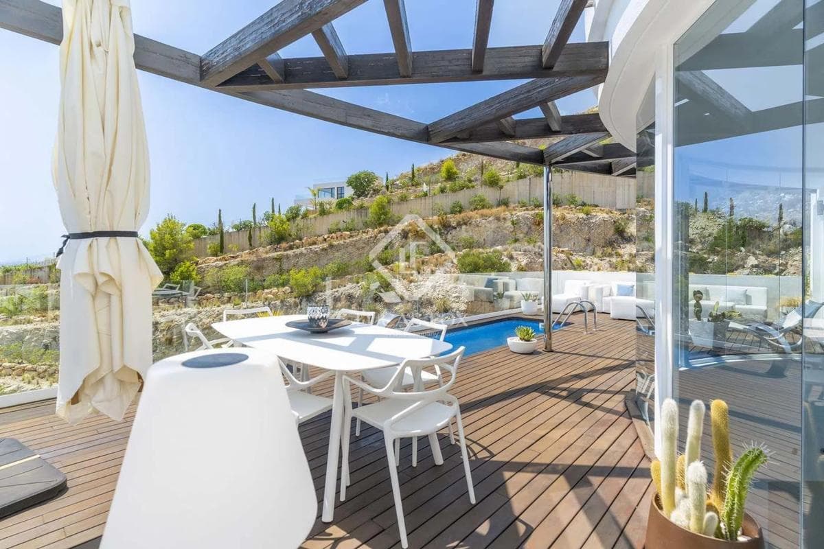 Sale of independent chalet in Calle Media, Altea
photo 3