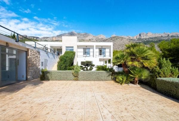 Chalet independiente en venta en Calle Revoltes, 32, Altea
photo 1