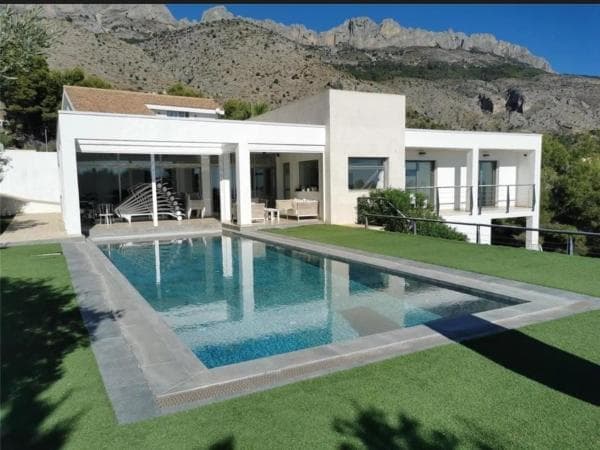 Chalet independiente en venta en Calle Revoltes s/n, Altea
thumbnail 2