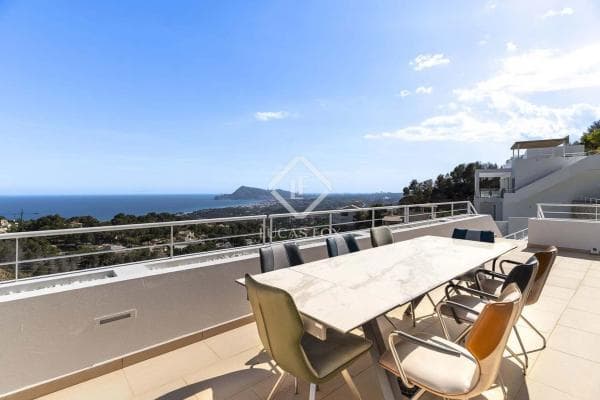Chalet independiente en venta en Calle Media, Altea
thumbnail 1