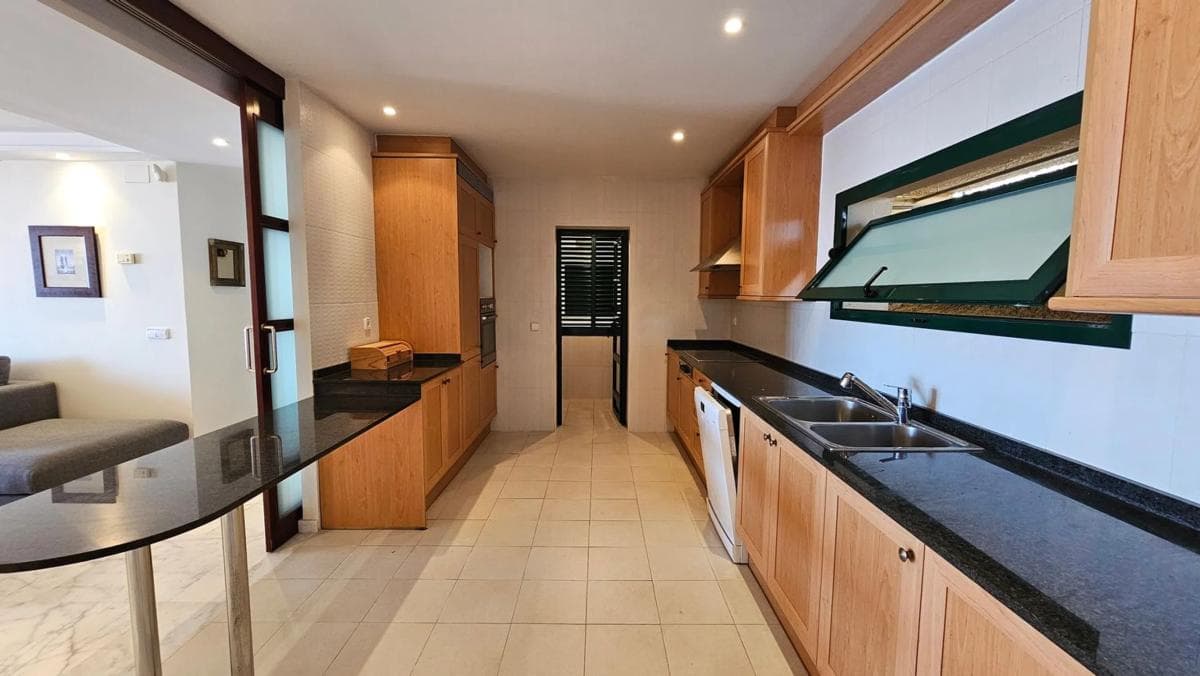 Sale of apartment in Zona de Mascarat, Altea
photo 2