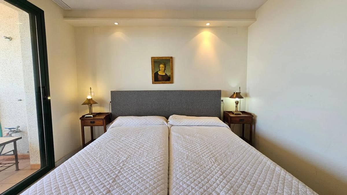 Sale of apartment in Zona de Mascarat, Altea
photo 5