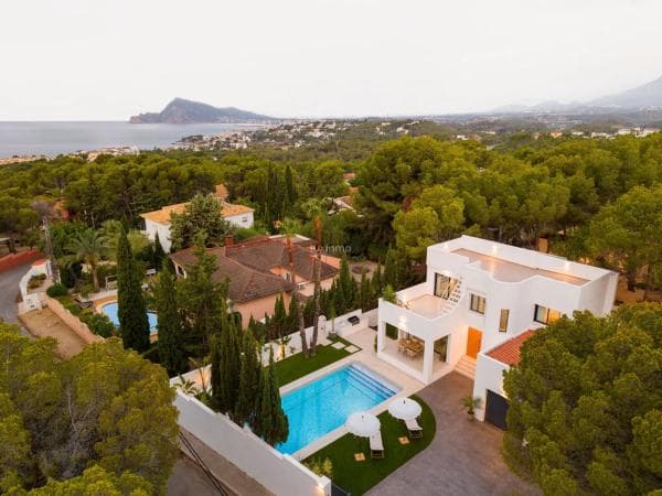 Chalet independiente en venta en Zona de Mascarat, Altea
thumbnail 1