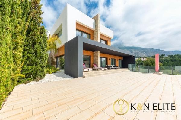 Chalet independiente en venta en Calle de les Revoltes, Altea
thumbnail 2