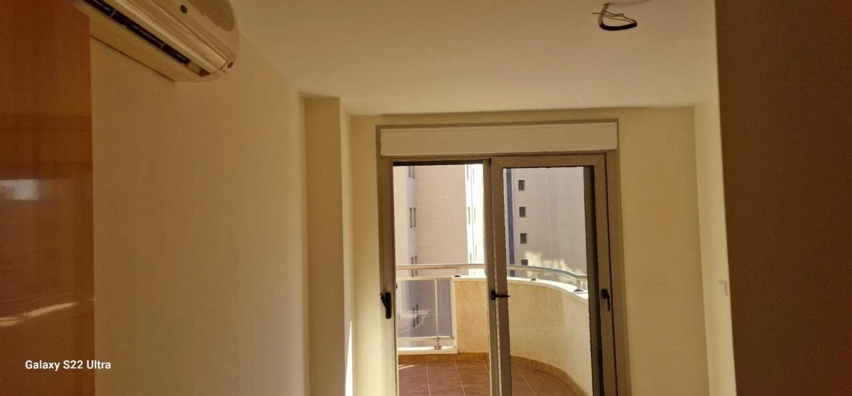 Venta de piso en Avenida Mestral, La Villajoyosa / Vila Joiosa
photo 3