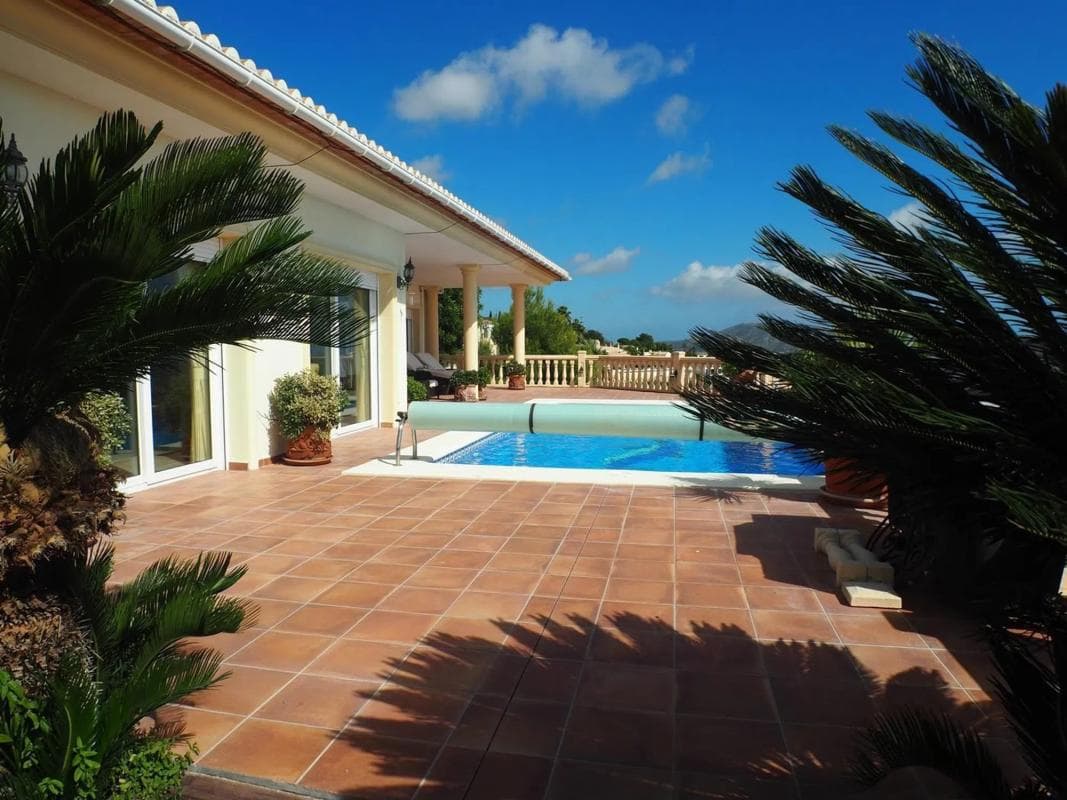 Sale of independent chalet in Pinar de Advocat-Cometa, Moraira
photo 4