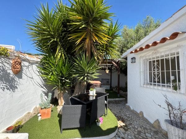Chalet independiente en venta en Benimeit-Tabaira, Moraira
thumbnail 1