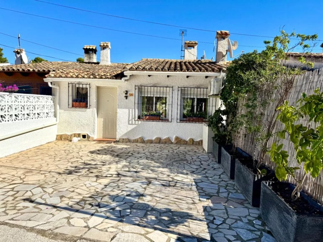Venta de chalet adosado en Calle Cullera , Moraira photo 5