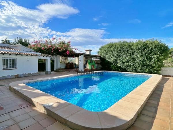 Chalet independiente en venta en Benimeit-Tabaira, Moraira
thumbnail 1