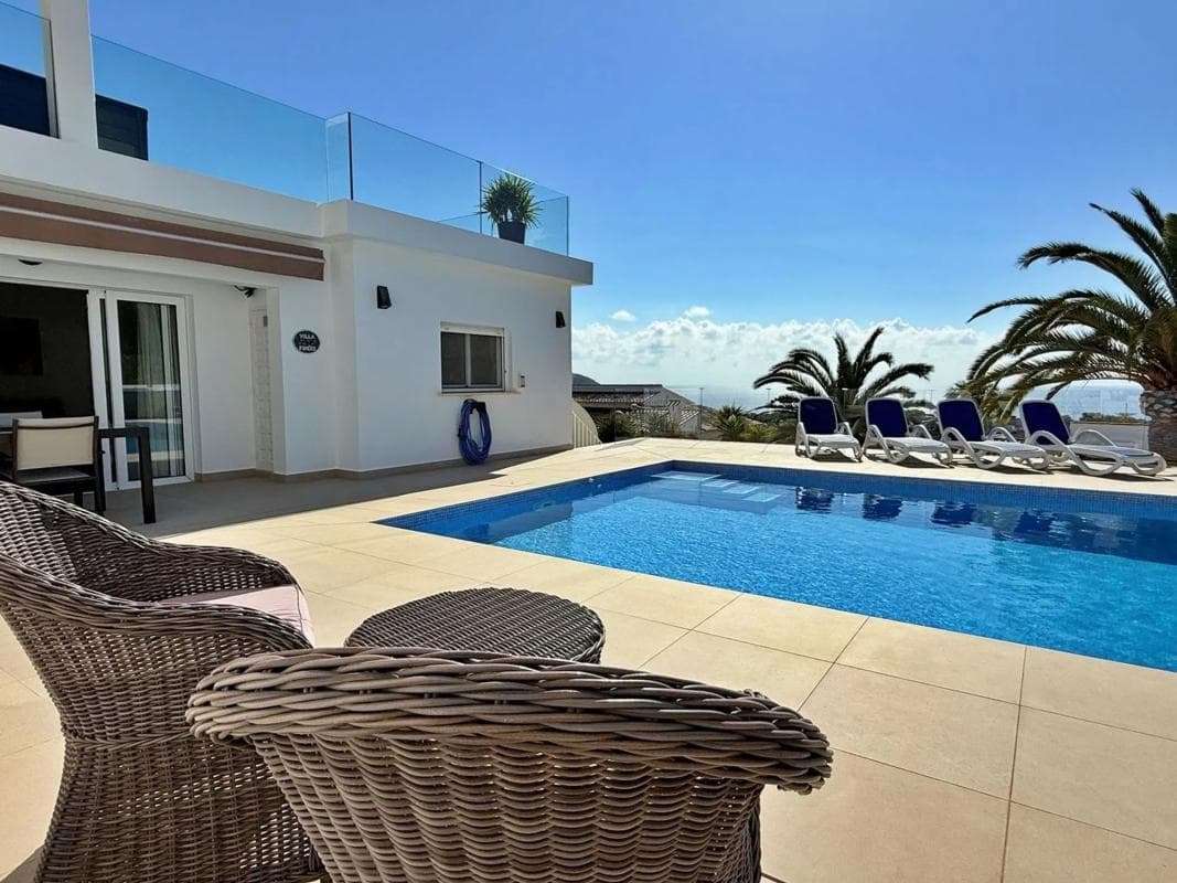 Sale of independent chalet in Pinar de Advocat-Cometa, Moraira
photo 3