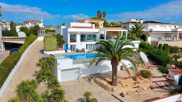 Chalet independiente en venta en Pinar de Advocat-Cometa, Moraira
photo 1