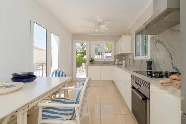 Chalet independiente en venta en Benimeit-Tabaira, Moraira
photo 1