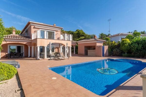 Chalet independiente en venta en Calle Pirineos, Moraira
photo 1