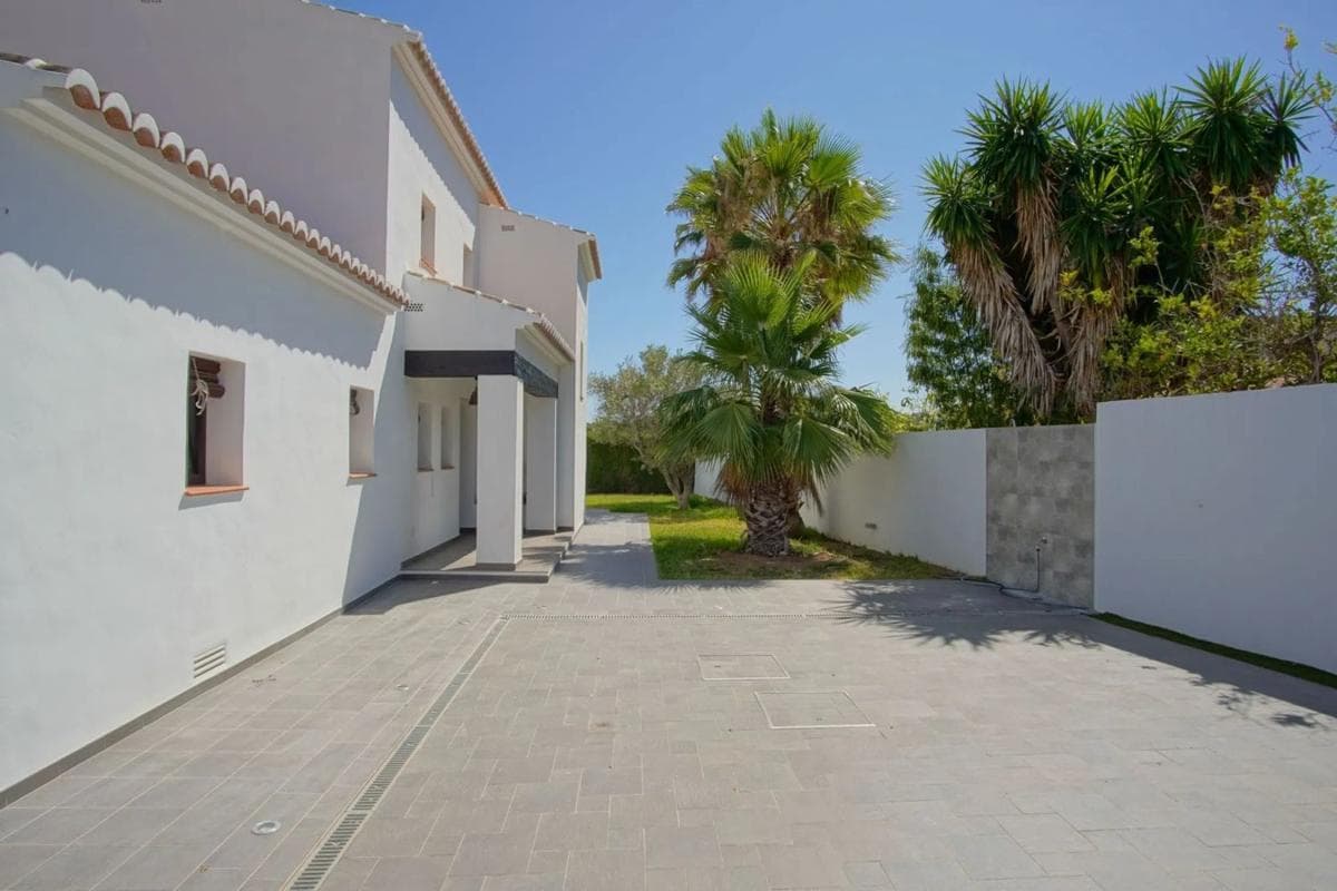 Sale of independent chalet in Benimeit-Tabaira, Moraira
photo 5