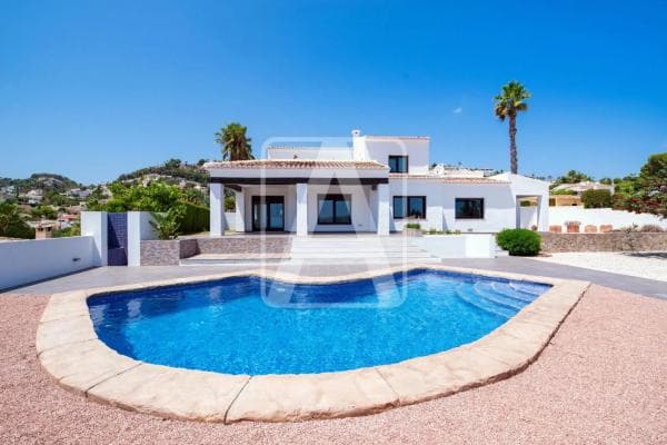 Chalet independiente en venta en Benimeit-Tabaira, Moraira
photo 1
