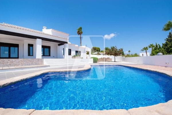 Chalet independiente en venta en Benimeit-Tabaira, Moraira
thumbnail 1