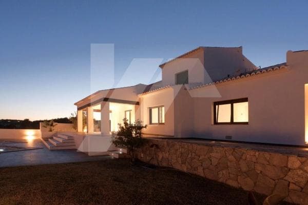 Chalet independiente en venta en Benimeit-Tabaira, Moraira
photo 1