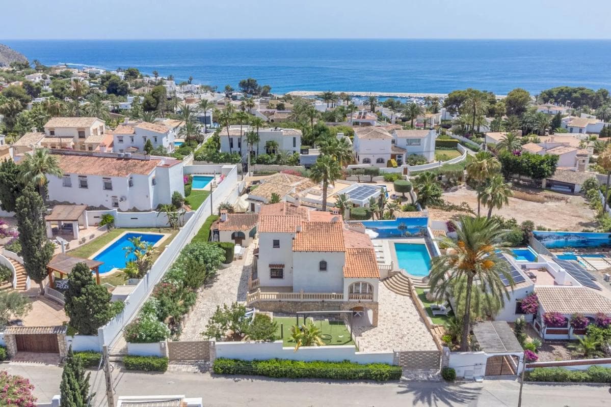 Продажа отдельного шале в El Portet-Pla del Mar, Морайра photo 2