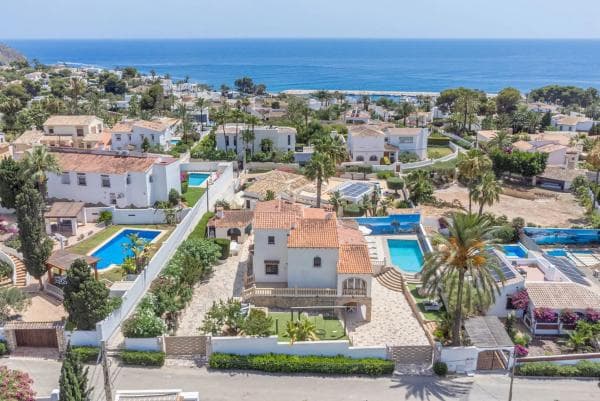Chalet independiente en venta en El Portet-Pla del Mar, Moraira
thumbnail 1