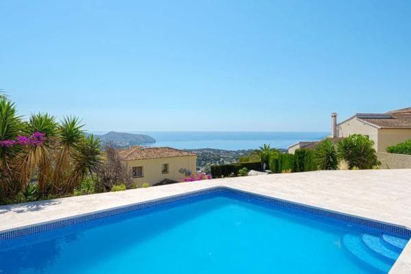 Chalet independiente en venta en Calle Benigànim, Moraira
photo 1
