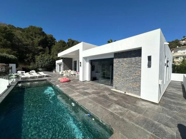 Chalet independiente en venta en Benimeit-Tabaira, Moraira
photo 1