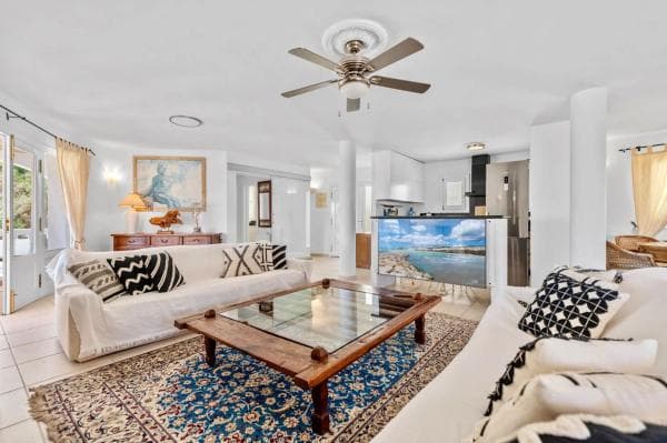 Chalet independiente en venta en Calle Albi, Moraira
thumbnail 1