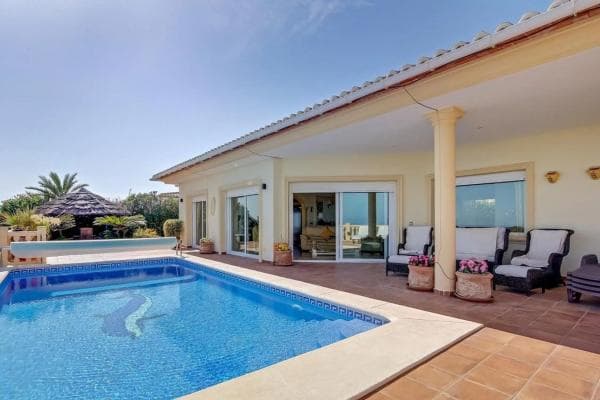 Chalet independiente en venta en Benimeit-Tabaira, Moraira
photo 1